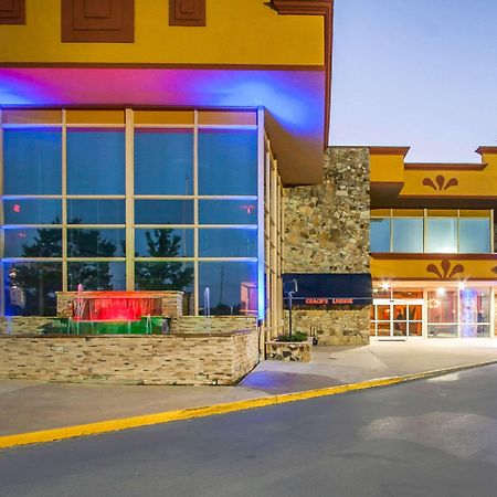Clarion Inn & Suites University Center Auburn Eksteriør billede