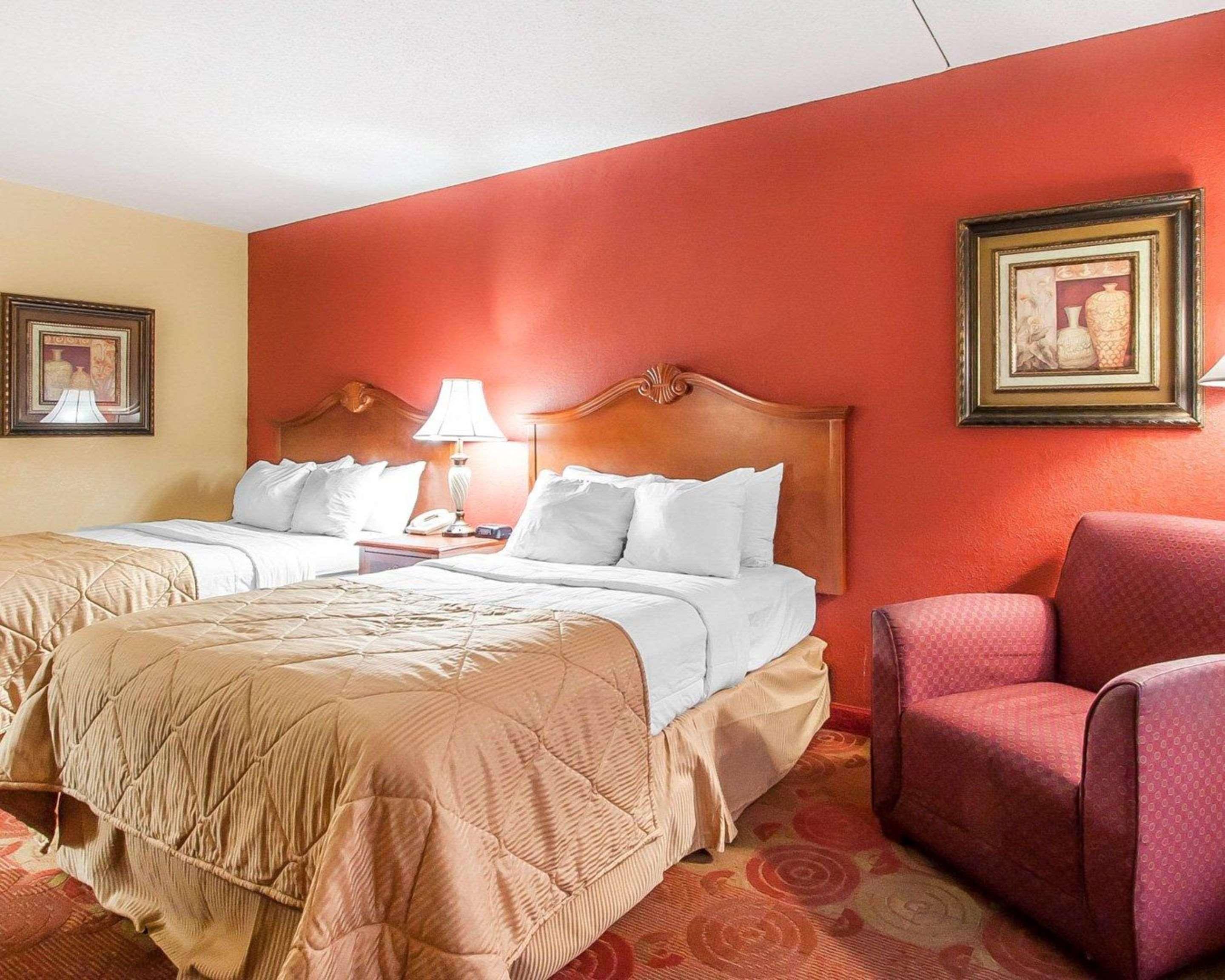 Clarion Inn & Suites University Center Auburn Eksteriør billede