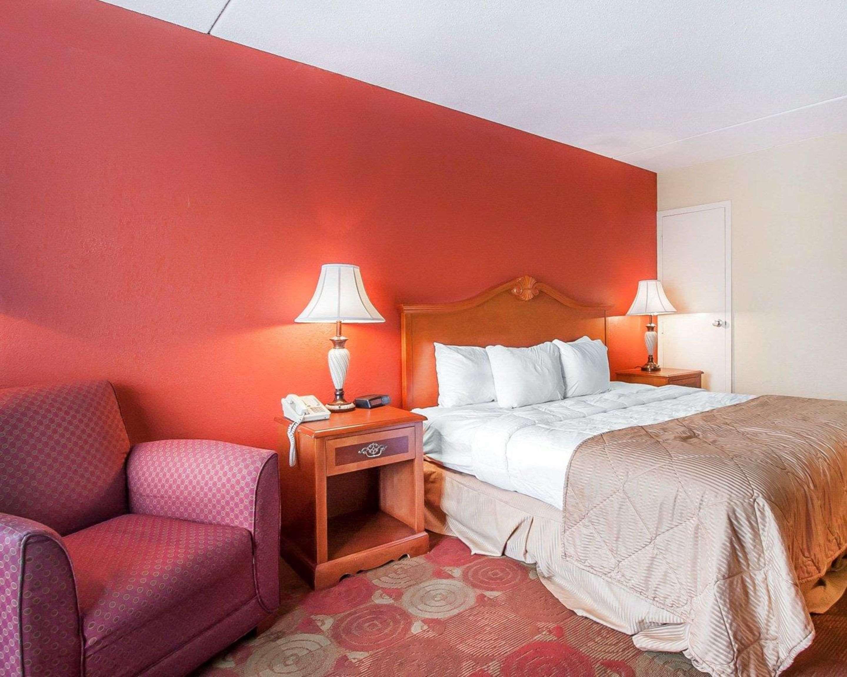 Clarion Inn & Suites University Center Auburn Eksteriør billede