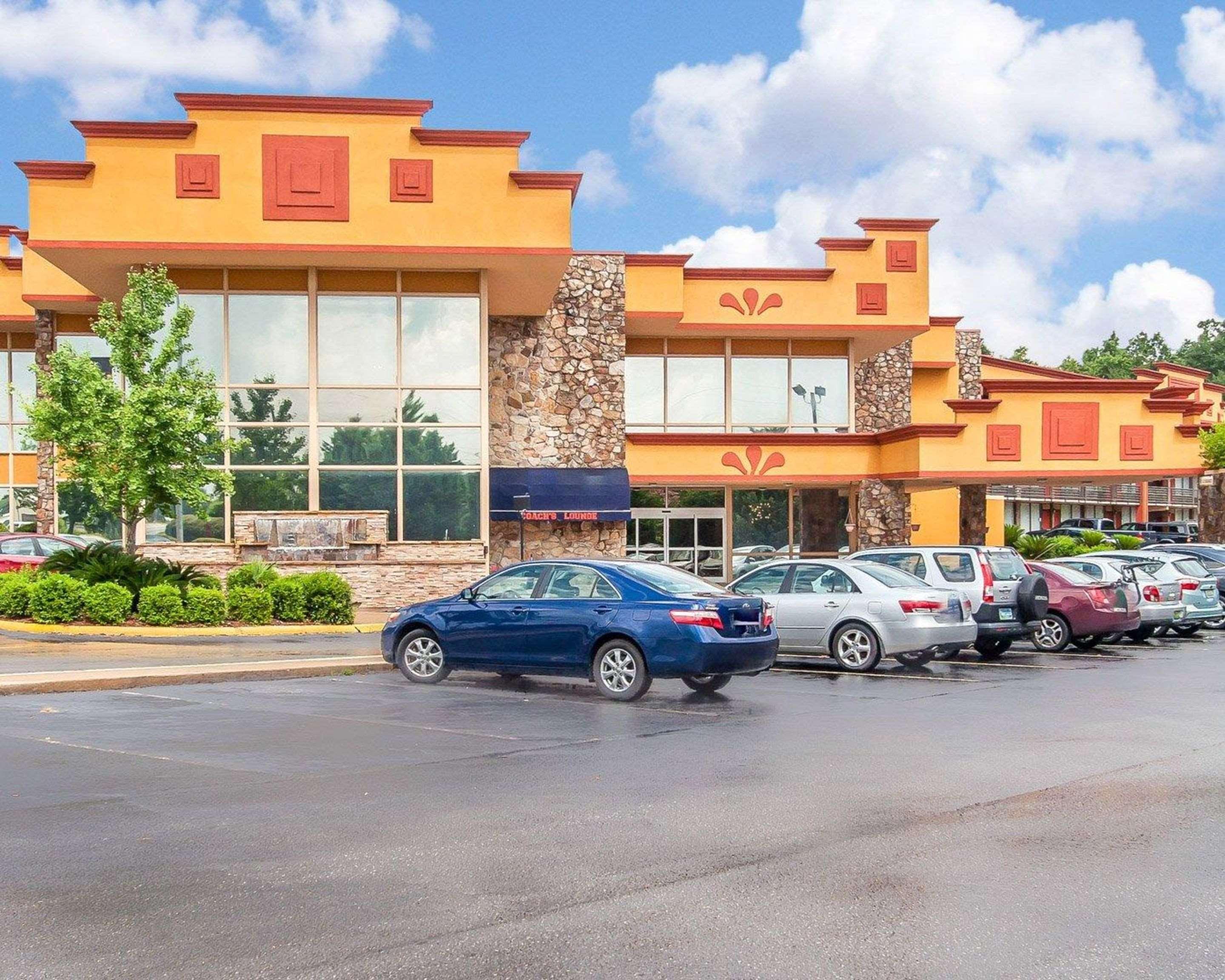 Clarion Inn & Suites University Center Auburn Eksteriør billede