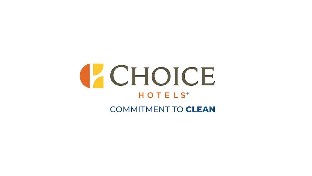 Clarion Inn & Suites University Center Auburn Eksteriør billede
